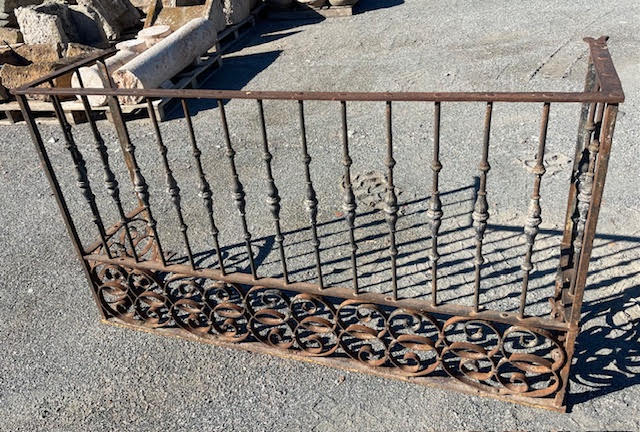 Juego de balcones de hierro.