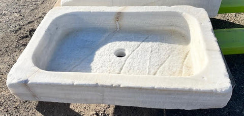 Antiguo fregadero de marmol