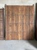 Portón de madera restaurado.