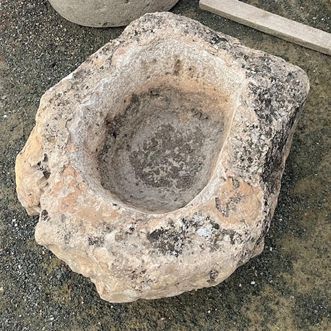 Piletas de rocas irregulares