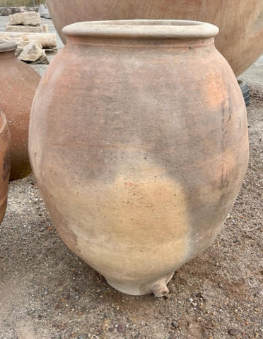 Tinaja de barro antigua