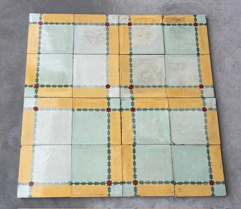 Baldosa hidráulica antigua amarilla