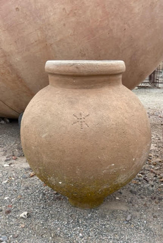 Tinaja de barro antigua