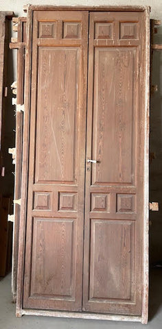 Puerta antigua interior de dos hojas
