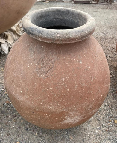 Tinaja de barro antigua