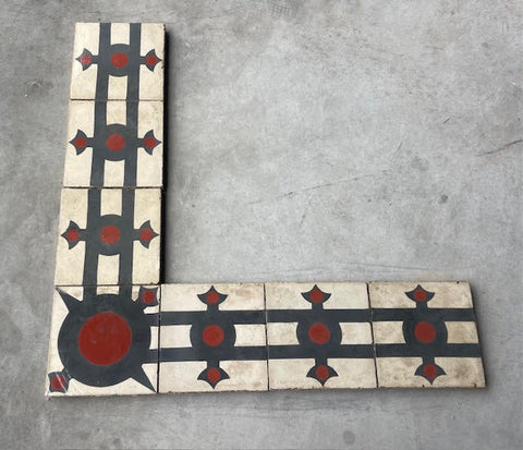 Baldosa hidráulica en cenefa