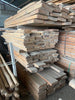Tablones de madera antigua de molino.