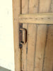 Puerta de madera corredera antigua.