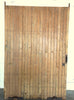 Puerta de madera corredera antigua.