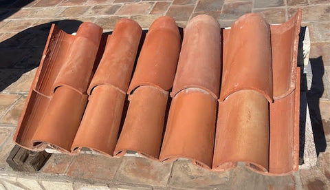 Tejas arabes rojas