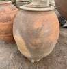 Tinaja de barro antigua.