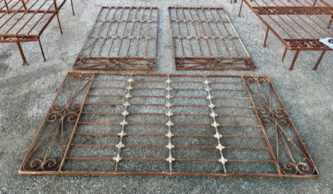 Juego de rejas antiguas