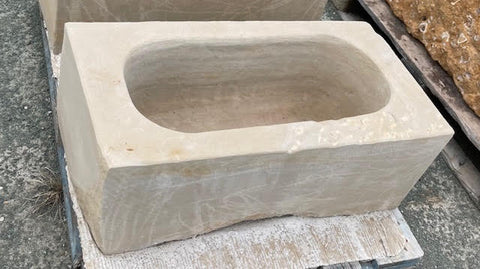 Pilon de piedra de sillar