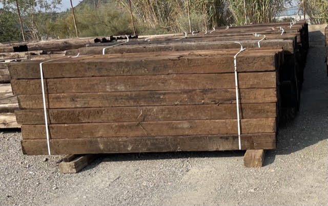 Traviesas de madera de tren para jardines y cercados