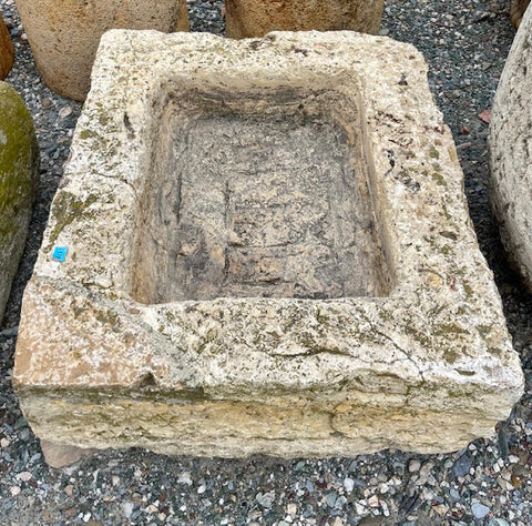 Pila de piedra travertino