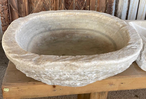 Lavabo antiguo de mármol ovalado