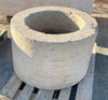 Pilon de piedra redondo.