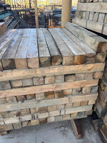 Tablones de madera antiguos de Quebracho y Pino