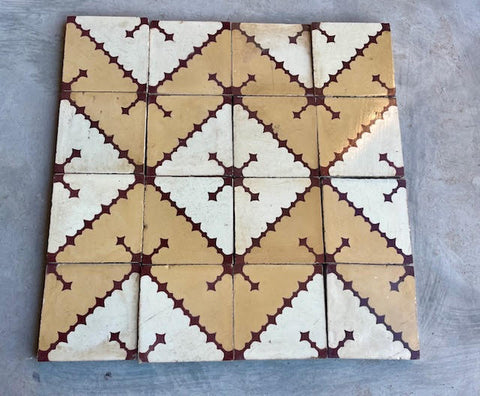 Baldosa hidráulica antigua