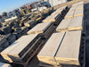 Losa de piedra rectangular.