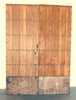 Portón de madera restaurado.