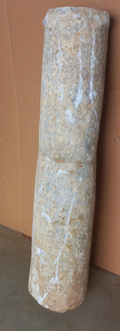 Columna antigua de granito