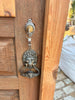 Puerta antigua restaurada.
