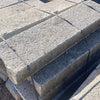 Escalones de piedra de granito.