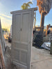 Antiguas puertas de pino flandes.