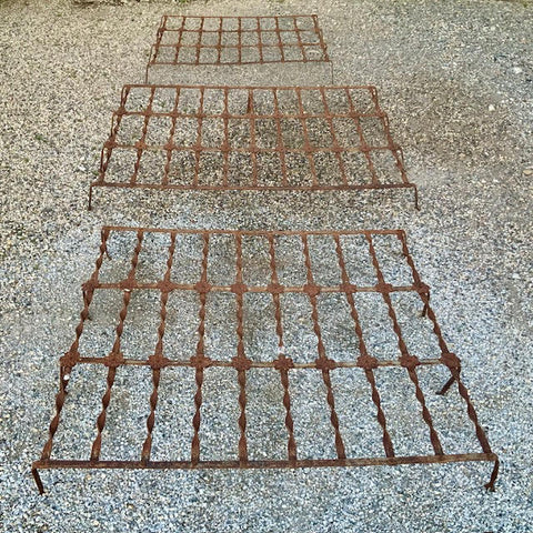 Rejas de hierro con adornos de flor