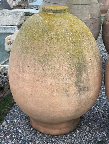 Tinaja de barro recuperada