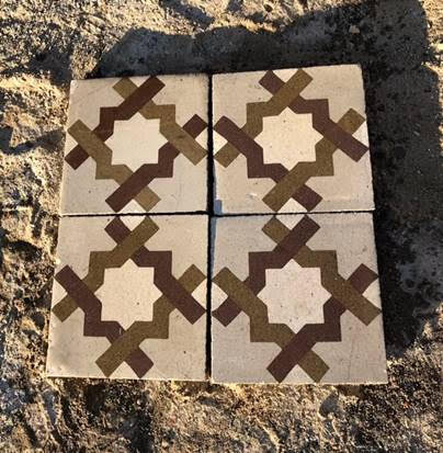 Baldosa hidraulica antigua