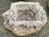 Piletas de rocas irregulares.