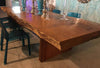 Mesa construida con tableros de iroko.