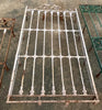 Reja de hierro antiguo con copete.