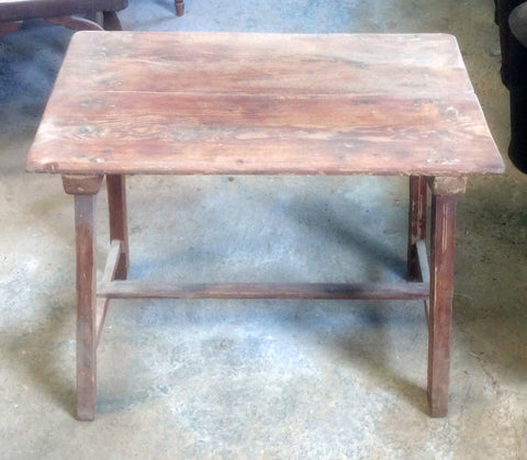 Mesa de cocina antigua 65 x 42 cm.