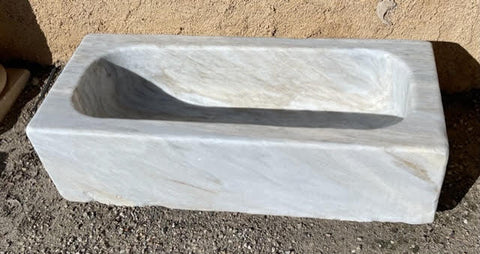 Pilón rectangular de mármol blanco