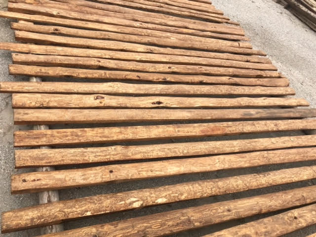 Rollizos planos de troncos.
