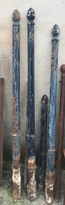 Arranques de escalera de hierro recuperados.