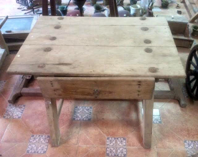 Mesa de cocina antigua 71 x 49 cm