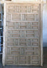 Puerta antigua de cuarterones