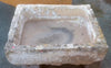 Pilón rectangular de piedra caliza 80 x 63 cm.