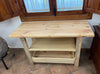 Mesa para lavabo en madera natural.
