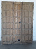 Puerta de madera antigua de 3 hojas.