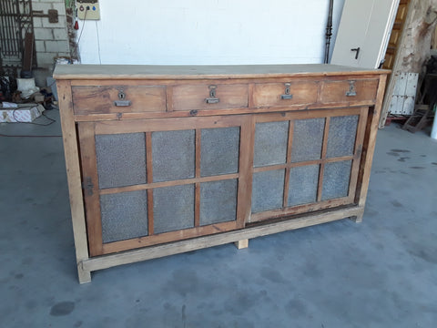 Mueble aparador antiguo