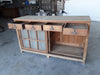 Mueble aparador antiguo.
