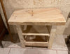 Mesa para lavabo en madera natural.