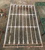 Reja de hierro antiguo con copete.