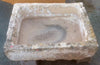 Pilón rectangular de piedra caliza 80 x 63 cm.