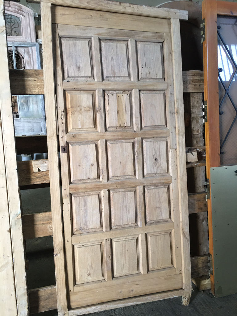 Puerta de madera antigua 2 de alto x 92 cm.